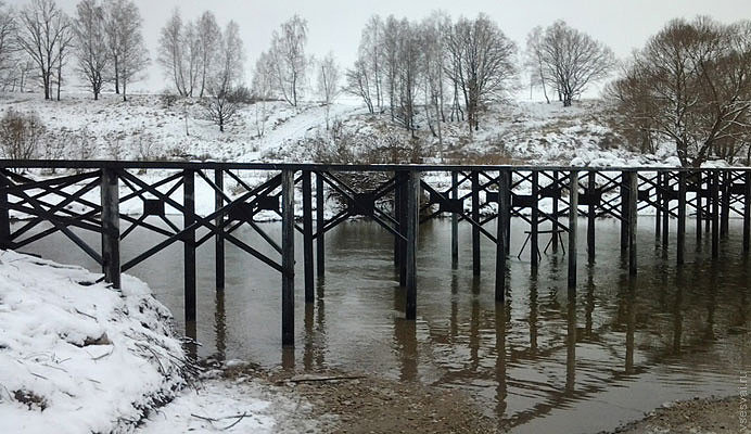 Свайные мосты: надежное решение для преодоления водных преград в Междуреченске от 56634 руб